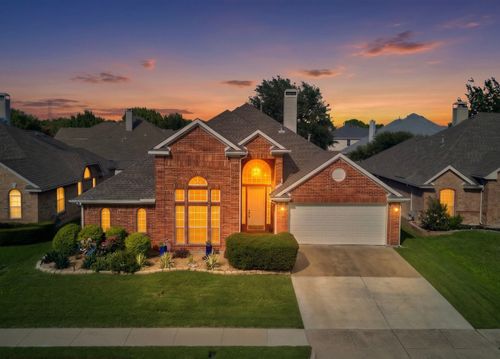 6303 Clear Pool Dr, Arlington, TX, 76018-3129 | Card Image