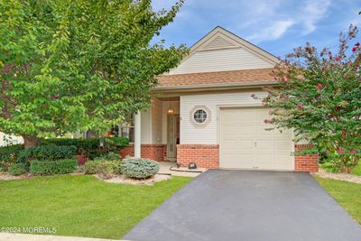 11 Henley Circle, Home with 2 bedrooms, 2 bathrooms and null parking in Manchester NJ | Image 3