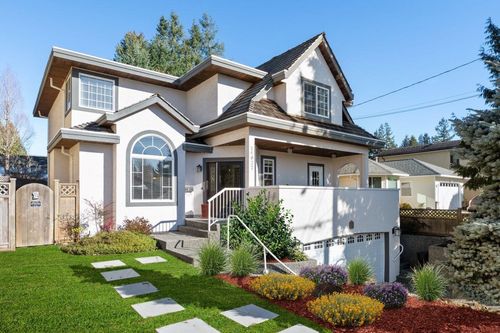 14027 Blackburn Ave, White Rock, BC, V4B2Z6 | Card Image