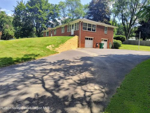 14 Strawberry Hill Ln, Wappingers Falls, NY, 12590-1010 | Card Image