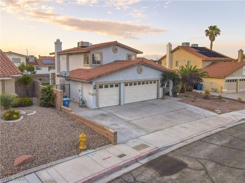 8640 Blissville Ave, Las Vegas, NV, 89145-4872 | Card Image