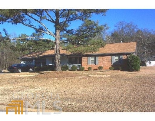 Residential Lease in Stockbridge