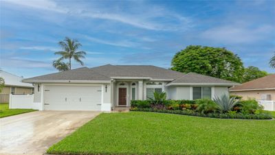 173 Monterey Way, House other with 3 bedrooms, 2 bathrooms and null parking in Royal Palm Beach FL | Image 1