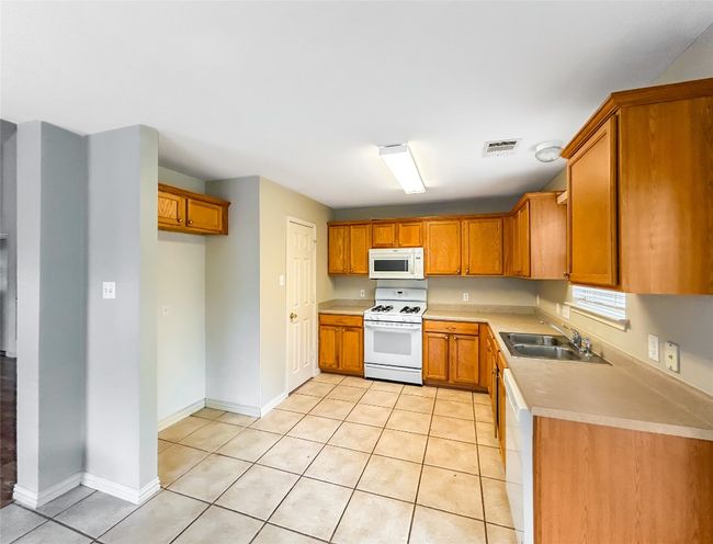 Kitchen | Image 6