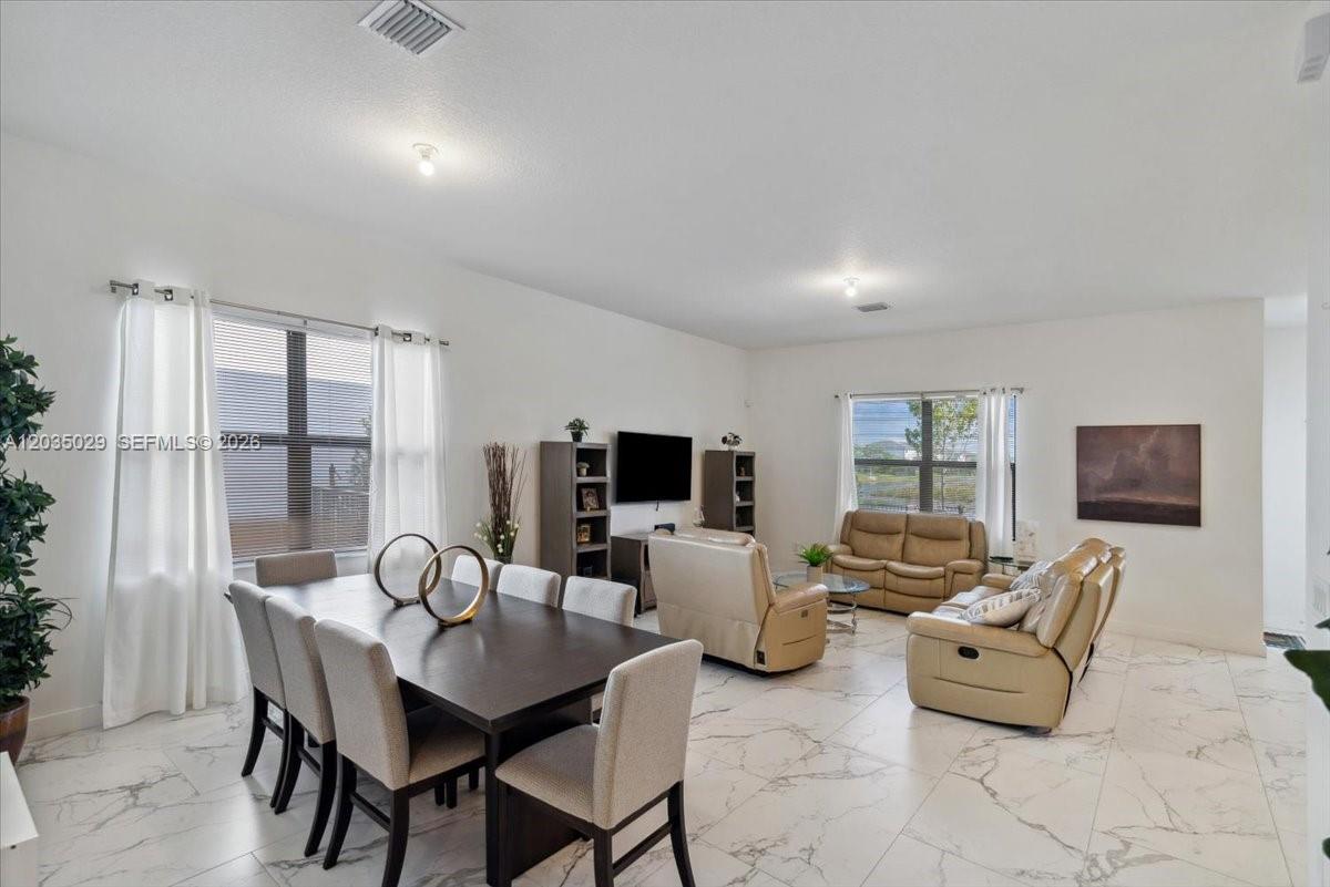 Residential in Miramar 4