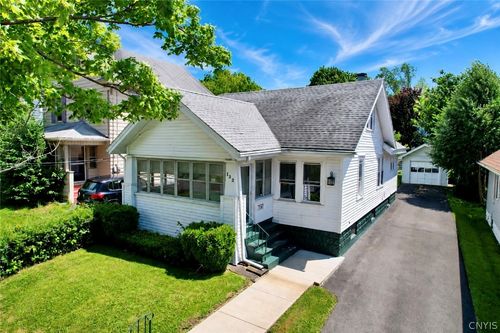 132 Winthrop Rd, Syracuse, NY, 13206-2320 | Card Image