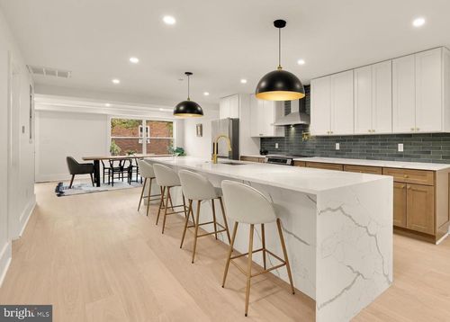 2-5703 9th St Nw, WASHINGTON, DC, 20011-8203 | Card Image