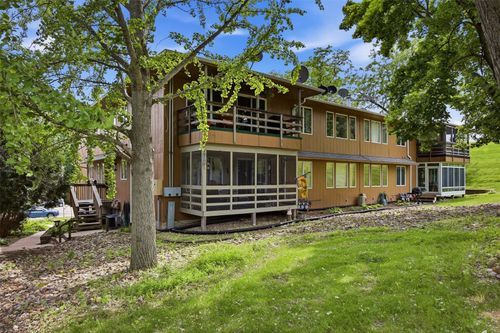 1726 Pikes Peak Ct Ne, Cedar Rapids, IA, 52402-3353 | Card Image