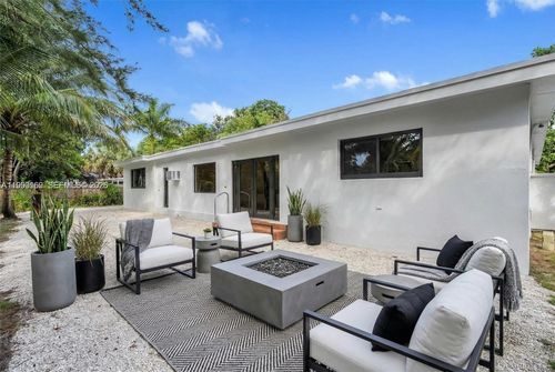 7132 Sw 65th Ave, South Miami, FL, 33143-3249 | Card Image