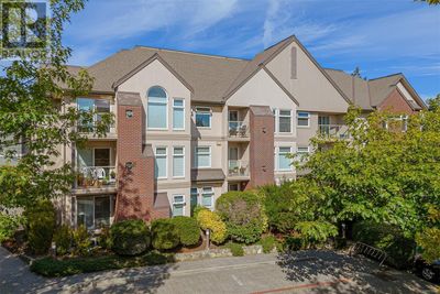 301 - 837 Selkirk Ave, Condo with 2 bedrooms, 2 bathrooms and 1 parking in Esquimalt BC | Image 1