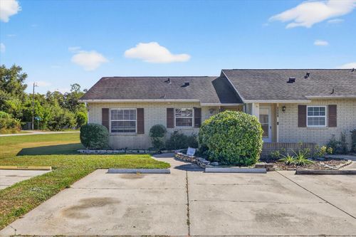 9504 Fieldview Cir, THONOTOSASSA, FL, 33592-3513 | Card Image