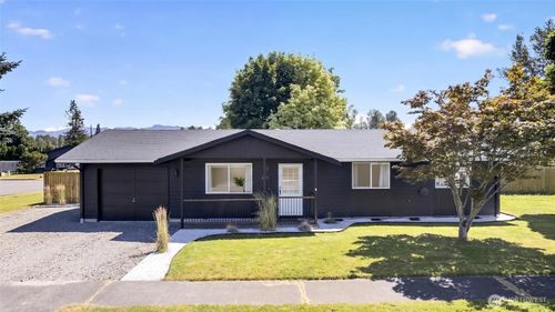 405 Johnson St, Enumclaw, WA, 98022-4035 | Card Image