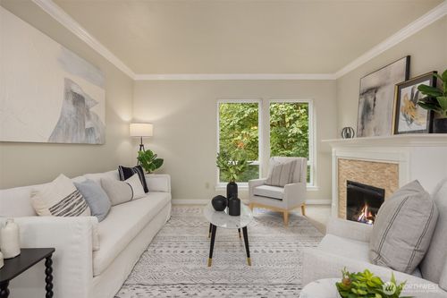 unit-318-300 High School Rd Ne, Bainbridge Island, WA, 98110-1670 | Card Image