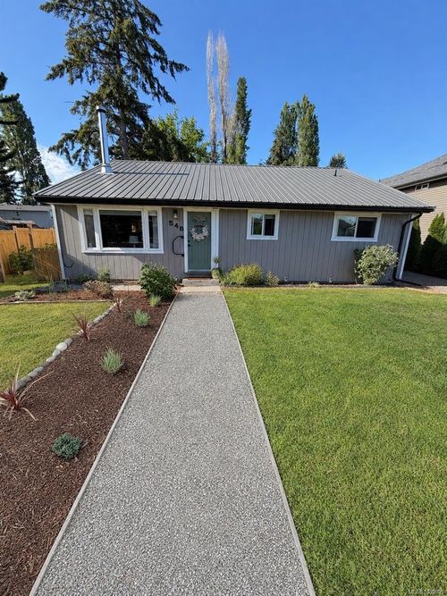 548 Nova St, Nanaimo, BC, V9R5M9 | Card Image