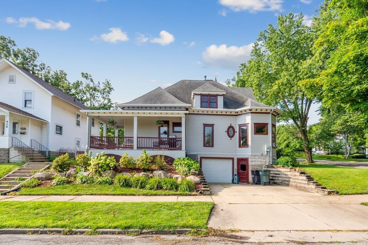 Tremont St, Cedar Falls, IA 50613