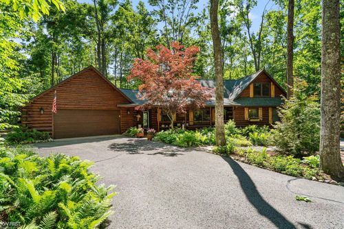 1580 Blackberry Trl, Harbor Springs, MI, 49740-8694 | Card Image