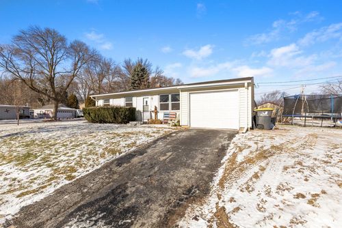 816 Birch Drive, Waukesha, WI, 53188 | Card Image