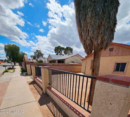 3544 S 9th Ave, Tucson, AZ, 85713-5908 | Card Image
