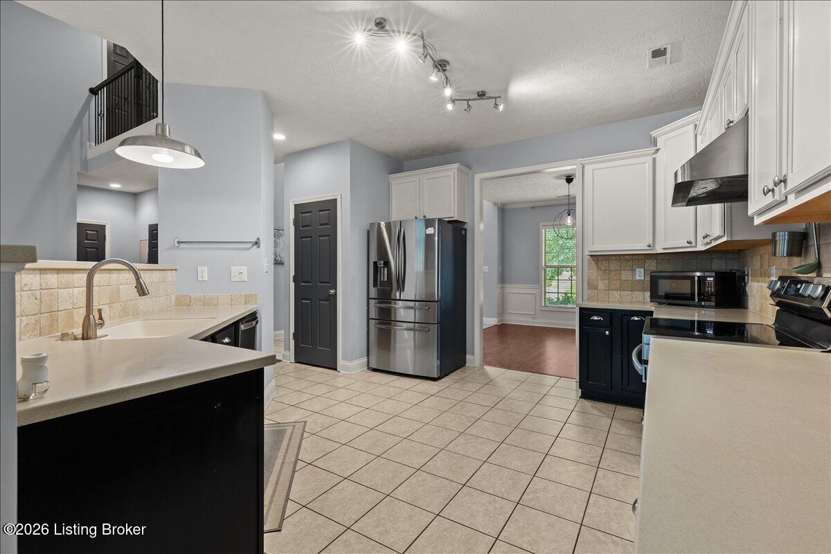 Residential in Crestwood 5