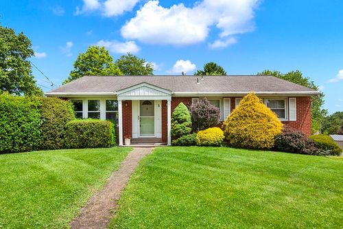 5 Shawnee Dr, Hempfield Twp, PA, 15601 | Card Image
