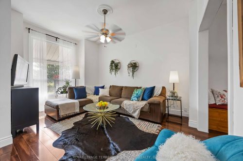 23 Edwin Ave, Toronto, ON, M6P3Z5 | Card Image