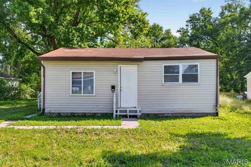 811 Sparks Ave, East Saint Louis, IL, 62206-1932 | Card Image