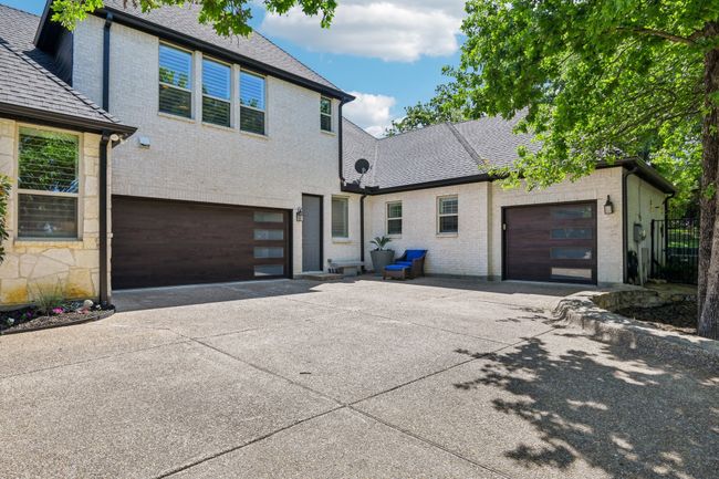 3 car split garage | Image 33