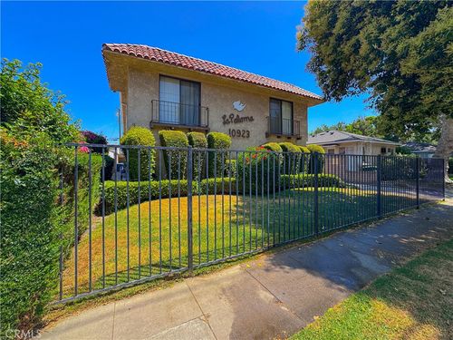 10923 Moorpark St, North Hollywood, CA, 91602-2226 | Card Image