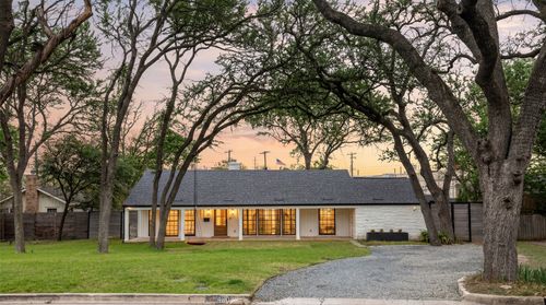 4002 Bradwood Rd, Austin, TX, 78722-1523 | Card Image