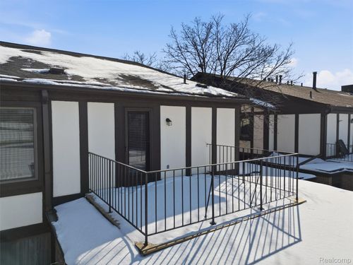 216 Country Club Dr, Saint Clair Shores, MI, 48082-1058 | Card Image