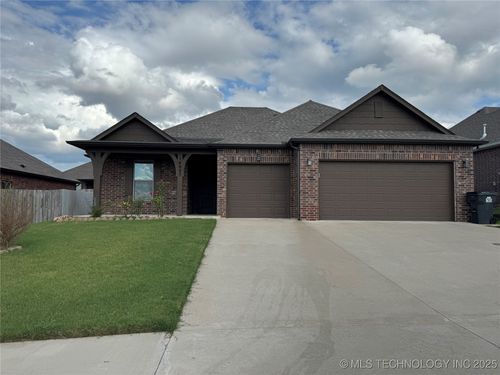 14083 Lansing Ave, Glenpool, OK, 74033 | Card Image