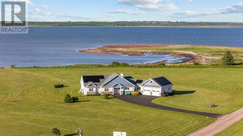 689 Strang Rd, House with 3 bedrooms, 3 bathrooms and null parking in Miscouche PE | Card Image