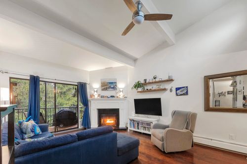 326-9101 Horne St, Burnaby, BC, V3N4M3 | Card Image