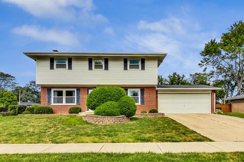 1101 N Brentwood Lane, Mount Prospect, IL, 60056 | Card Image