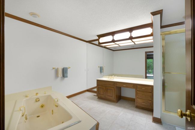 2703 Foxchase Run, Condo with 3 bedrooms, 2 bathrooms and null parking in Fort Wayne IN | Image 14