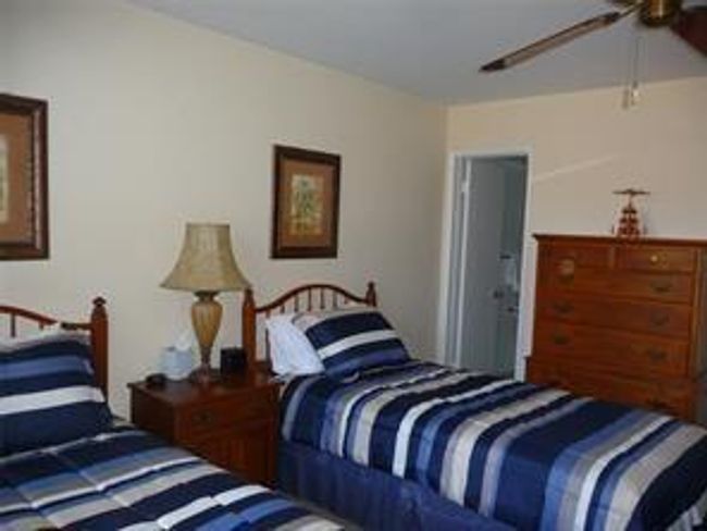 MAIN BEDROOM | Image 16
