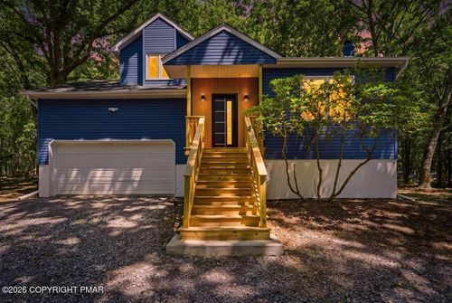 47 Hilltop Cir, East Stroudsburg, PA, 18302-9288 | Card Image