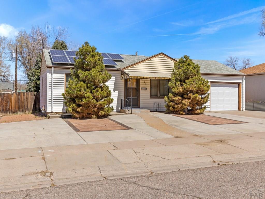 Alexander Cir, Pueblo, CO 81001