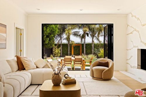 5845 W 74th St, Los Angeles, CA, 90045-1721 | Card Image