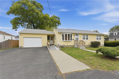 121 Fern St, Warwick, RI, 02889-2407 | Card Image