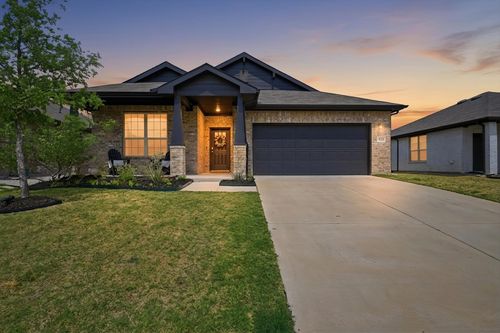 924 Ravenwood Ln, Van Alstyne, TX, 75495-2870 | Card Image