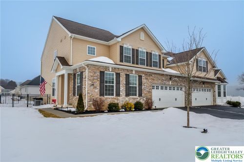 1686 Charley Ln, BETHLEHEM, PA, 18020-8703 | Card Image