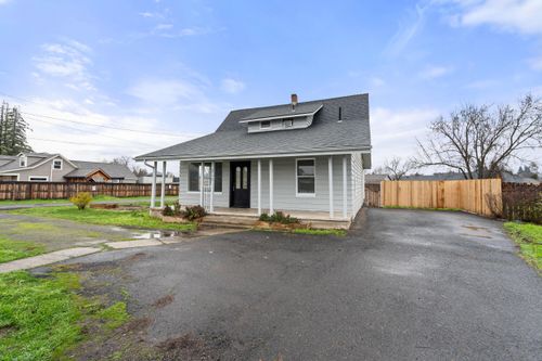 2772 Merriman Rd, Medford, OR, 97501-1269 | Card Image