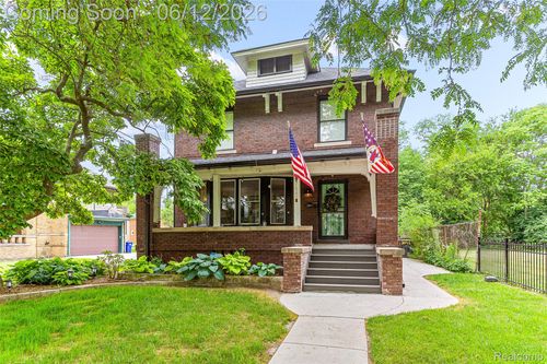 7641 La Salle Blvd, Detroit, MI, 48206-2501 | Card Image
