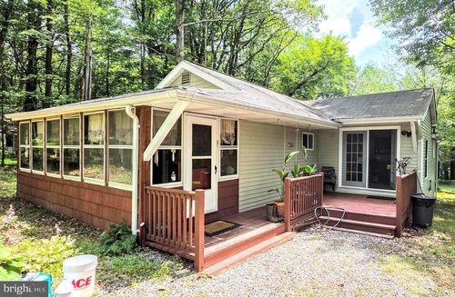 20 Bartholomew Dr, Palmerton, PA, 18071-6600 | Card Image