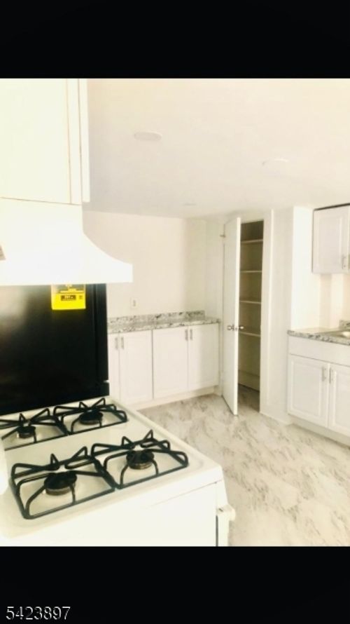 60 E Mcfarlan St, Dover, NJ, 07801-3554 | Card Image