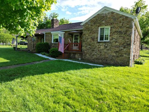 386 Monroe St, Rivesville, WV, 26588 | Card Image