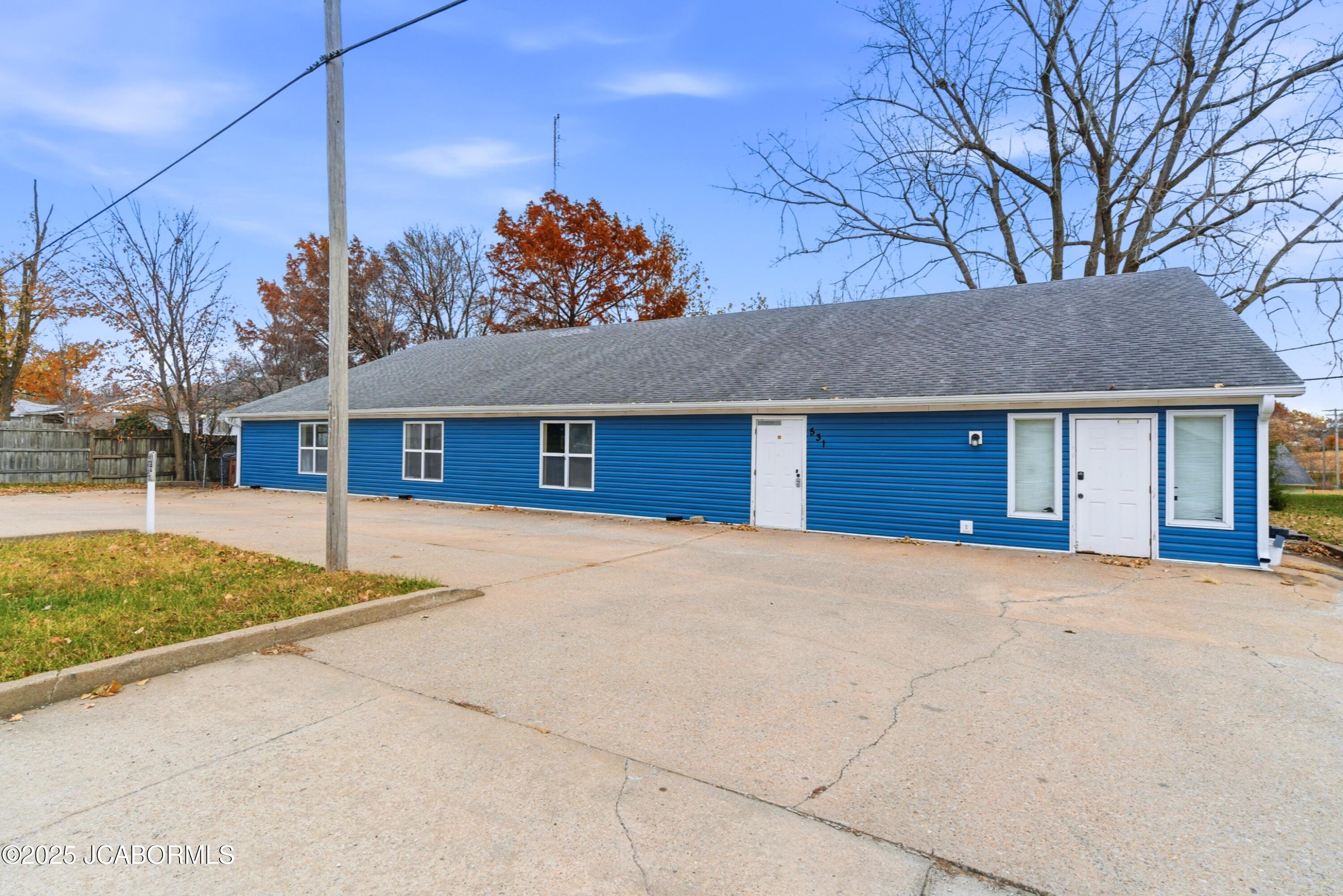 531 S Summit Dr, Holts Summit, MO 65043