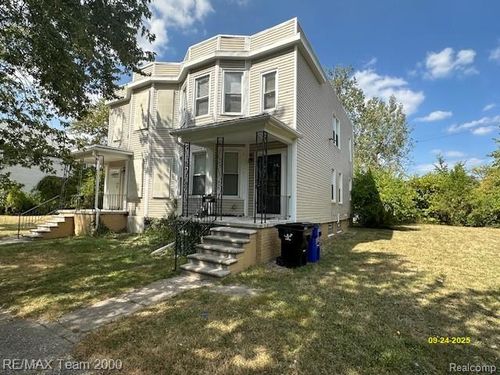 233 Leicester Ct, Detroit, MI, 48202-1607 | Card Image