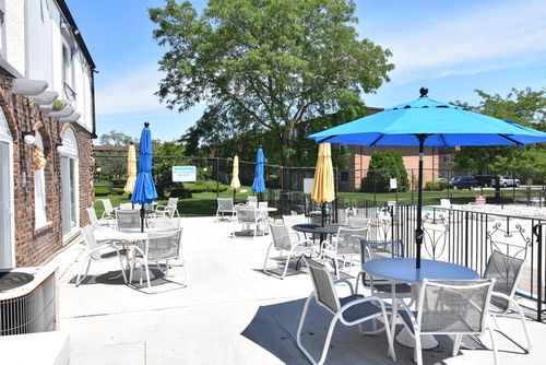 1w-9420 Bay Colony Dr, Des Plaines, IL, 60016-3633 | Card Image